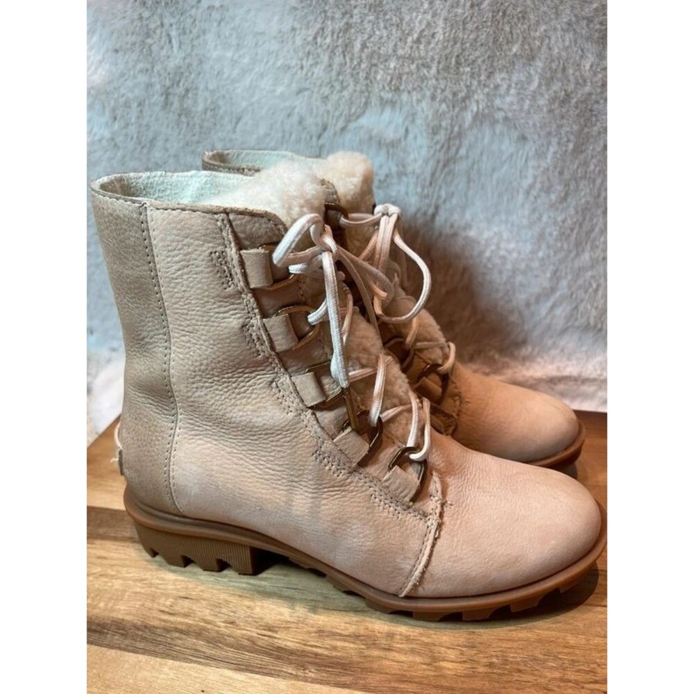 Sorel Phoenix Short Lace Lux Boots SZ 7